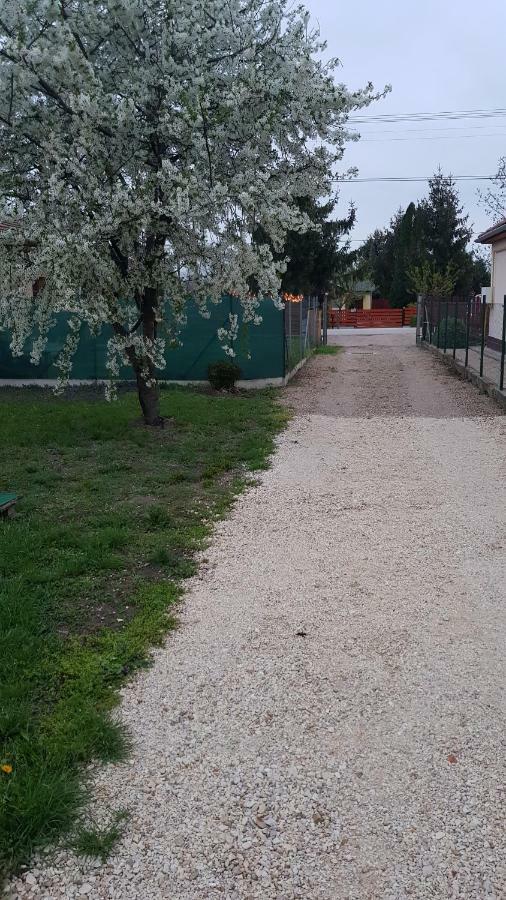 Limonádé Apartman Gárdony Esterno foto